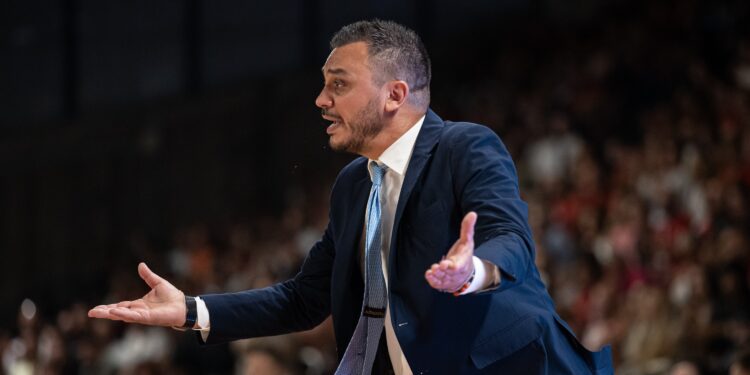 Coach Nicola Brienza