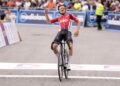 La gioia di Widar sul traguardo finale (immagini Rcs/La presse)