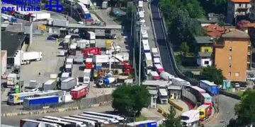 a9 traffico dogana