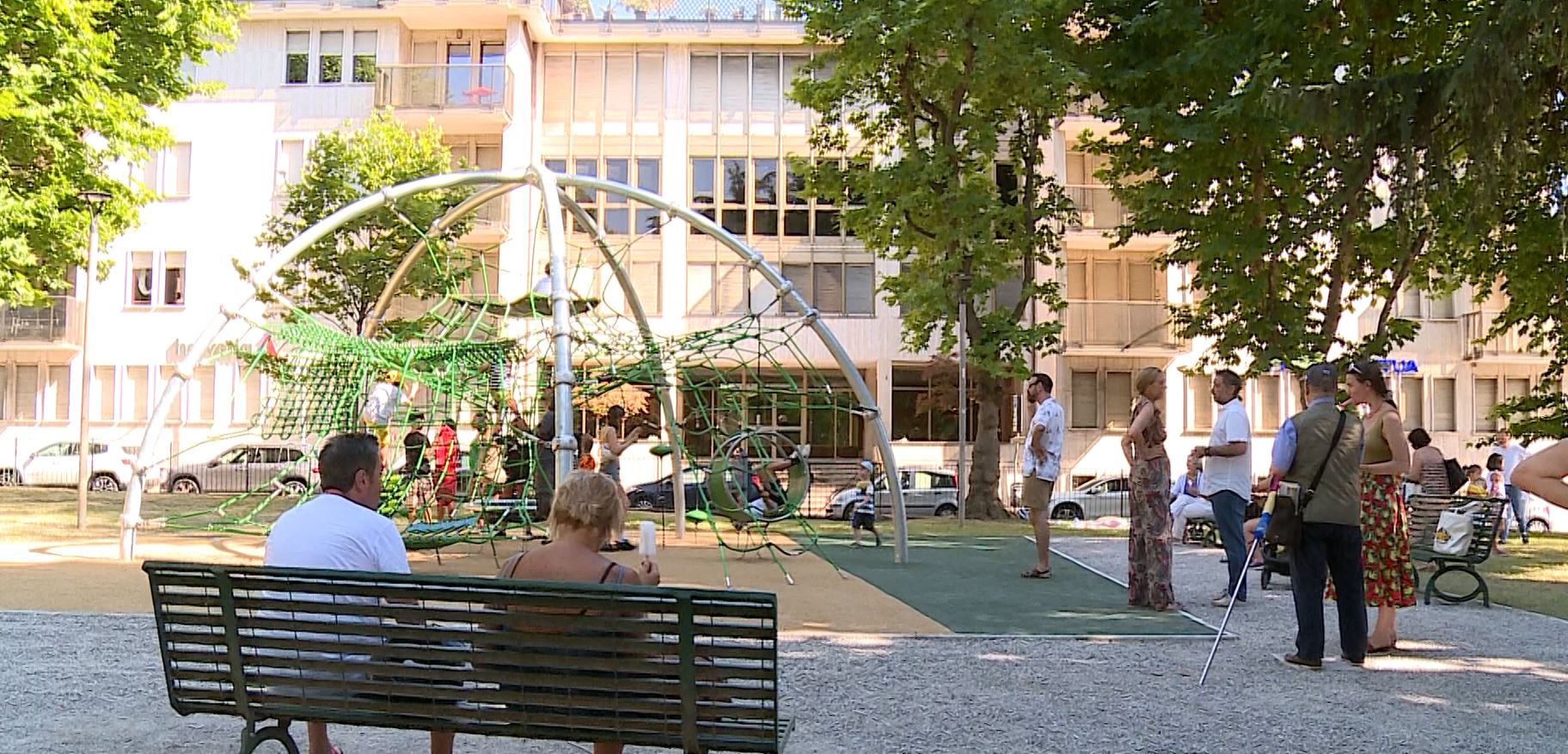 Giardini di piazza del Popolo a Como: taglio del nastro dopo i lavori di riqualificazione