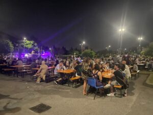 Talk, musica, spettacoli, attività per i bambini e cucina. Nel weekend torna “Rebbio in Festa”