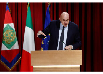 L'annuncio di Crosetto alla base aerea di Decimomannu