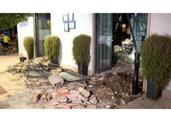 Il ristorante: 'La causa del crollo resta sconosciuta'