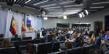 Paco Salazar accusato da varie donne di 'comportamenti impropri'