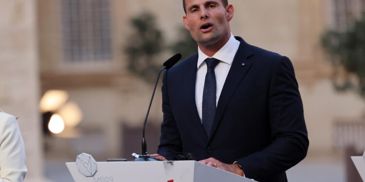 Ministro interni presenta restyling