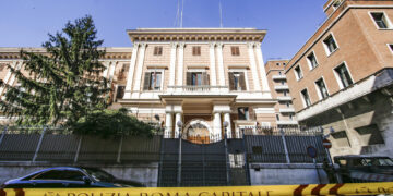 Alla conferenza per l'Ucraina 'logica cinica e menzognera'