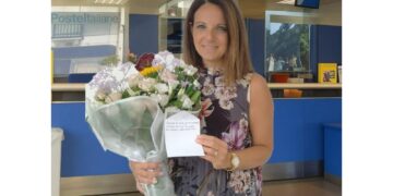 Dopo qualche giorno manda fiori e un biglietto: "Grazie"