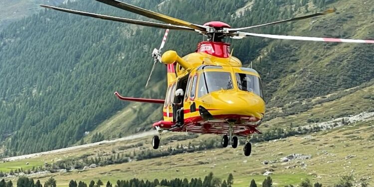 Stava effettuando il trasporto di materiali a Gressoney (Aosta)