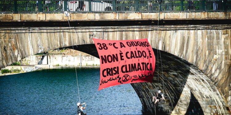 Extinction Rebellion: "38 gradi a giugno è crisi climatica"