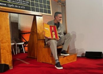 "La letteratura è contraddire la versione ufficiale"