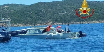 Sul posto i vigili del fuoco e la guardia costiera
