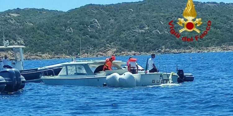 Sul posto i vigili del fuoco e la guardia costiera