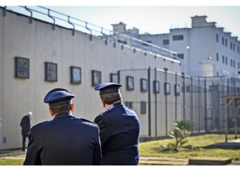 Caos dei detenuti dalle 21 di ieri sera fino alle 5 di stamani