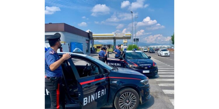 Aveva fatto salire la vittima a bordo dell'auto di sua madre