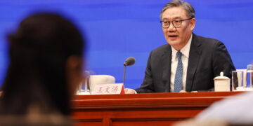 Incontro virtuale tra ministro commercio Wang e omologo Sefcovic
