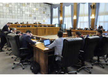 Approvato ordine del giorno: 'Parlamento se ne faccia carico'