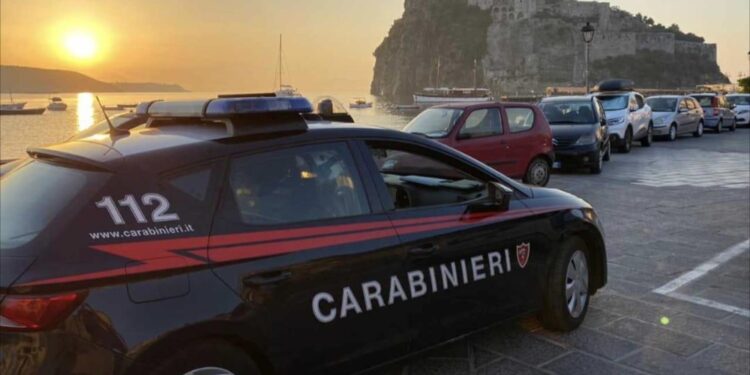 A Ischia scooter parcheggiato su marciapiedi dalla 75enne