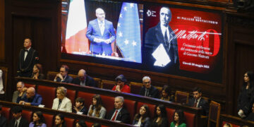Sfregio alla memoria di chi ha pagato con la vita per sue idee