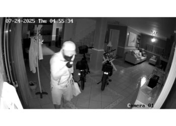 Rubati denaro e gioielli mentre lui e famiglia stavano dormendo