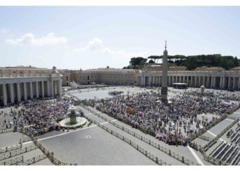 Ha espresso le condoglianze all'Angelus