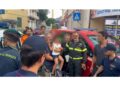 Insieme in ambulanza verso l'ospedale per accertamenti