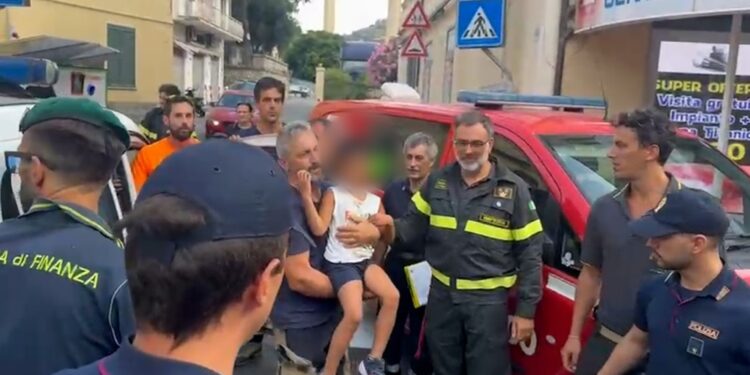 Insieme in ambulanza verso l'ospedale per accertamenti