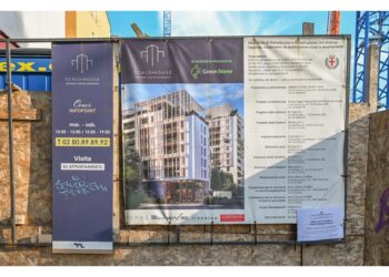 Hanno comprato casa ma non possono ad entrare