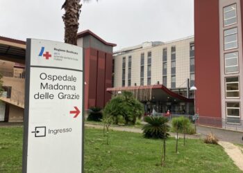 Aveva 50 anni. Si aggrava il bilancio dello scontro frontale