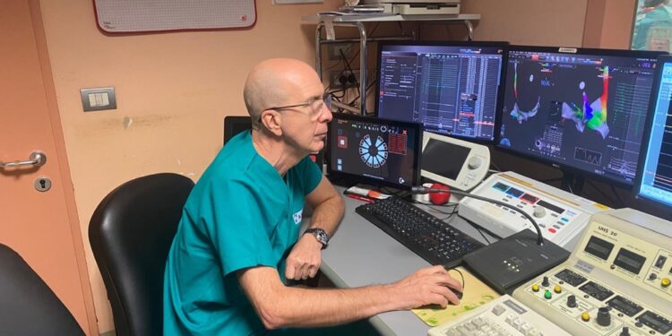 Ablazione con accesso dal collo su paziente con destrocardia
