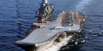 Oltre ad altre due navi da guerra