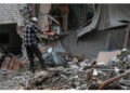 Attacchi con droni e bombe aeree