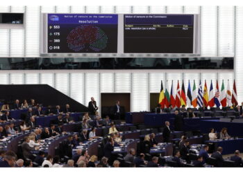 La mozione di censura respinta con 360 no