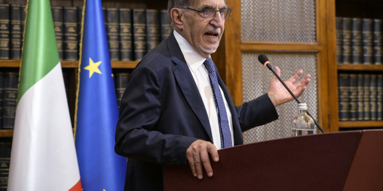 "La politica doveva capire che il percorso era sbagliato"