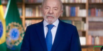 Il presidente del Brasile 'qui unico padrone è il nostro popolo'