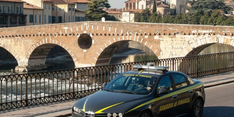 Sequestrati beni per 4 milioni di euro in appartamenti e società