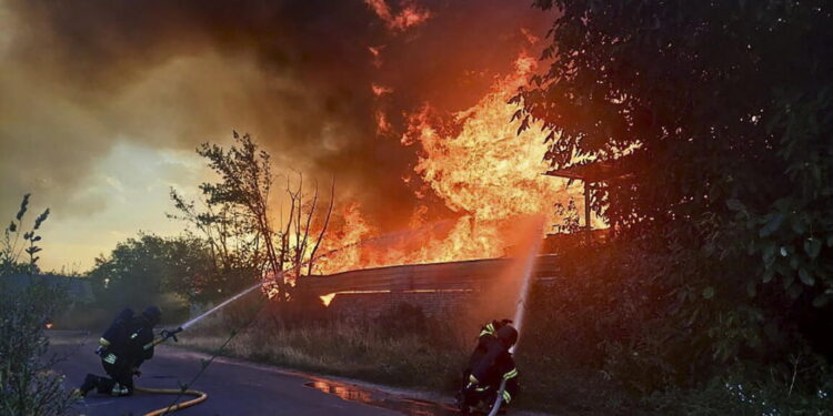 A Leopoli (ovest) è scoppiato un incendio