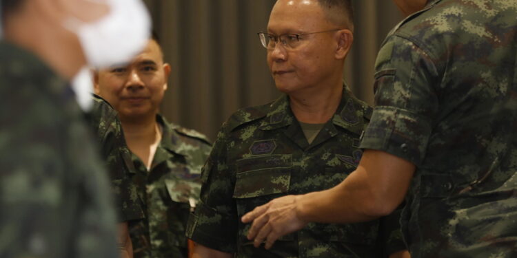 Jet thailandesi colpiscono due obiettivi militari in Cambogia