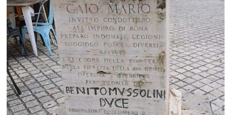 Con un pennarello