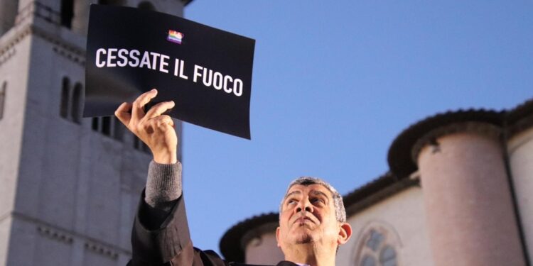"Padre Romanelli è ferito ma sta aiutando gli altri"