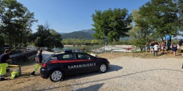 Intervento di carabinieri e vigili del fuoco per ripescarli