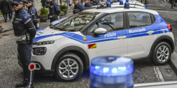 Mostrati atti falsi alla polizia locale che ha fatto i controlli