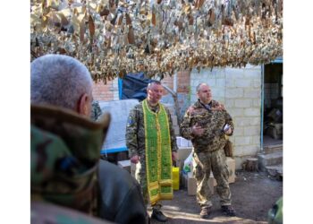 Padre Oleksandr mette mimetica