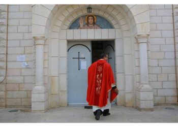 Attaccata chiesa cattolica della Sacra Famiglia