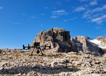 Restano chiuse le ferrate. 'Non uscite dai sentieri'