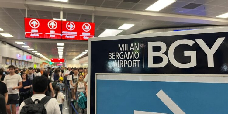 Si sarebbe buttato nel motore