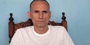 Il dissidente in sciopero della fame picchiato in carcere