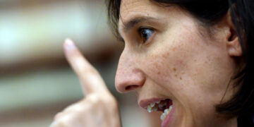 'Avere la schiena dritta e sostenere il negoziato europeo'