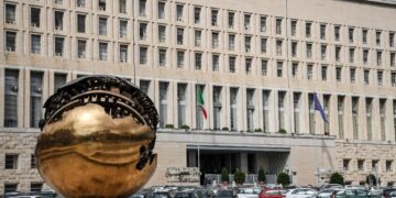 "Le avances? Voglio sapere di più. Proverò negli ospedali"