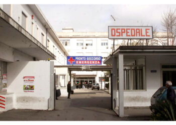 In ospedale Vibo Valentia. Caposala gli ha tolto accendino
