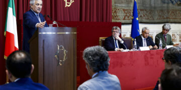 Leader FI rivendica "serietà" proposta azzurra